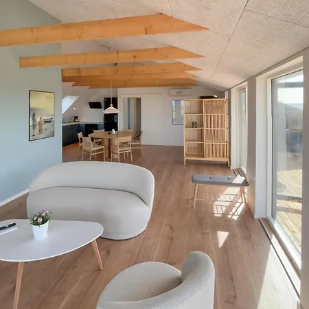 3 Bedroom Beautiful In * Ringkøbing